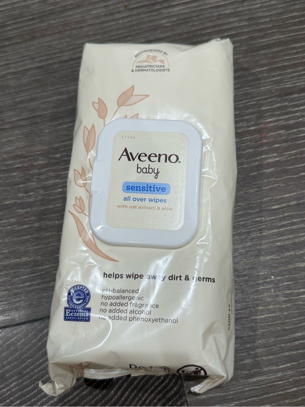 NWT Aveeno Baby Sensitive All Over Wipes with extract & aloe 64 wipes